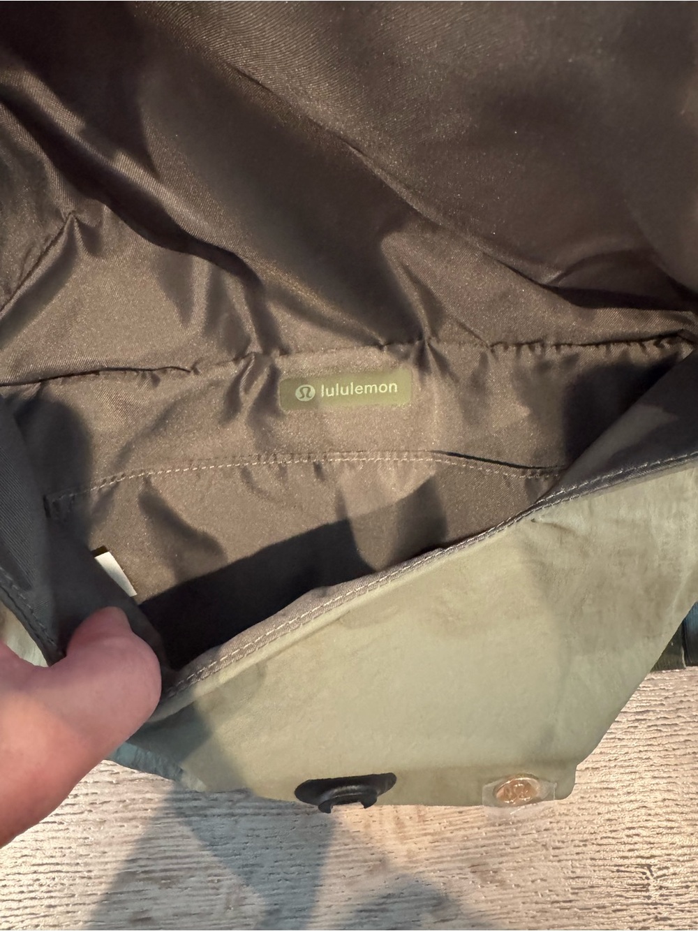 NWT Lululemon Curved Crossbody, color Bay Leaf, 3L capacity - Picture 6 of 7